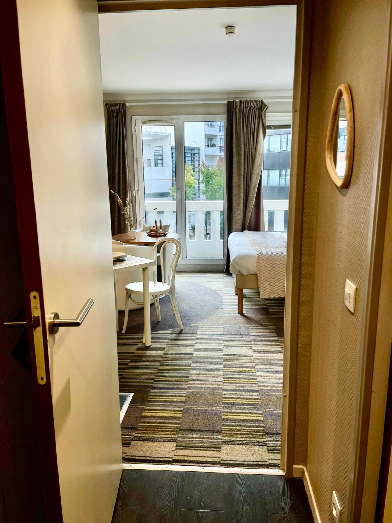 Apartment Paris Porte De Versailles Cosy 2 Parking Wifi 4 Pers